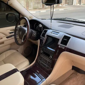 2010 كاديلاك اسكاليد Luxury