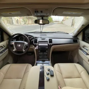 2010 كاديلاك اسكاليد Luxury
