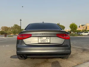 2015 اودي آي ٤ Prestige