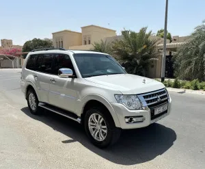 2016 ميتسوبيشي باجيرو Signature Edition