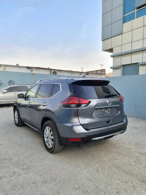 2020 نيسان روج SV