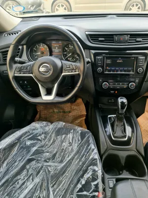 2020 نيسان روج SV