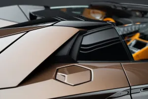 2015 لامبورجيني أفندايتر LP780-4 Ultimae