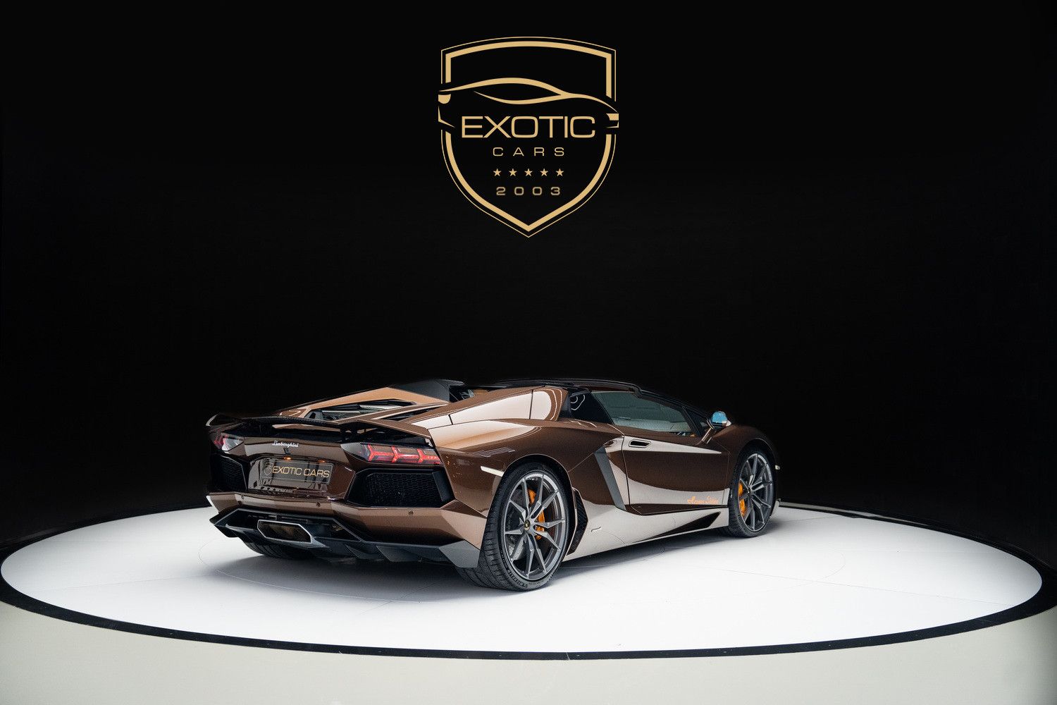 2015 لامبورجيني أفندايتر LP780-4 Ultimae