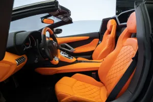 2015 لامبورجيني أفندايتر LP780-4 Ultimae