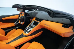 2015 لامبورجيني أفندايتر LP780-4 Ultimae