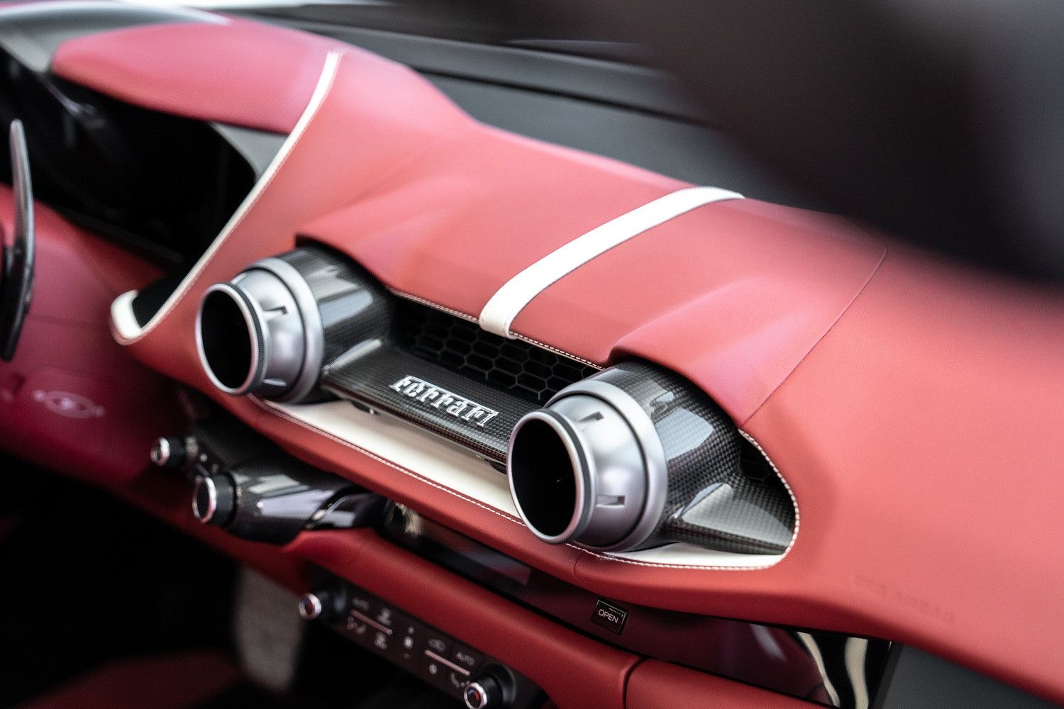 2023 فيراري 812 سوبر فاست GTS