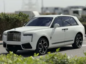 Rolls Royce Cullinan "Black Badge" 2025