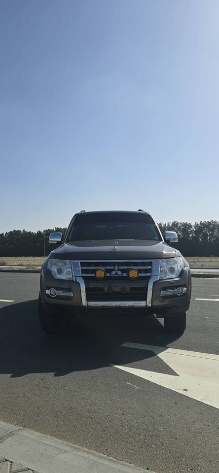 2016 ميتسوبيشي باجيرو GT