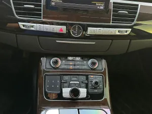 2015 اودي آي ٨ L