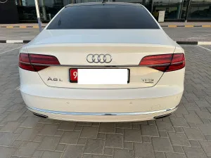 2015 اودي آي ٨ L