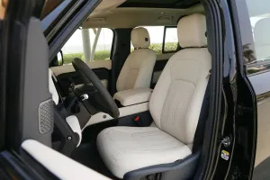 2020 Land Rover Defender 110 SE