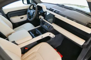 2020 Land Rover Defender 110 SE