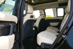 2020 Land Rover Defender 110 SE