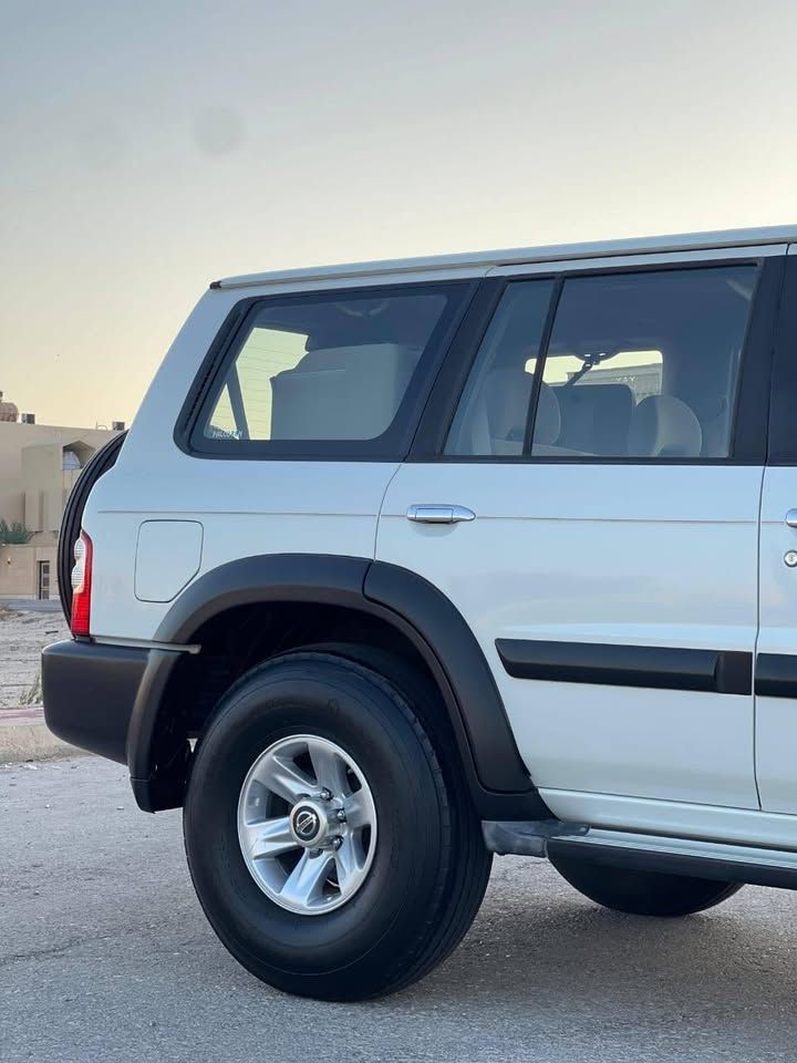 2003 نيسان بترول سوبر سفاري Safari AT
