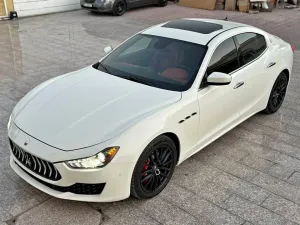2019 مازيراتي جيبلي ١ GranLusso