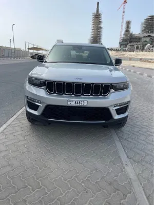 2024 جييب جراند شيروكي SRT8