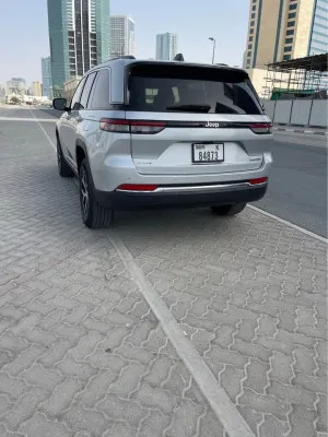2024 جييب جراند شيروكي SRT8