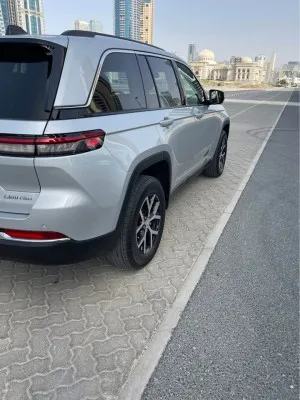 2024 جييب جراند شيروكي SRT8