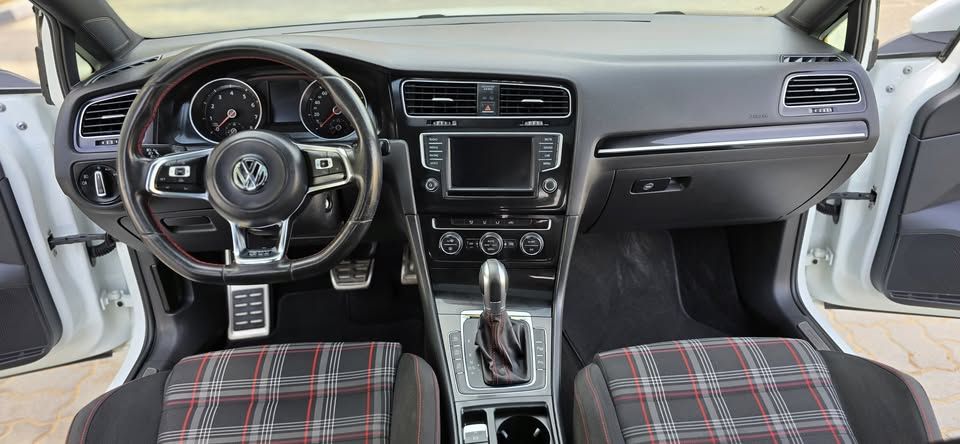 2014 فولجس فاجن جولف GTI