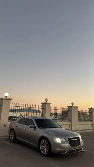 2017 كرايسلر ٣٠٠ S