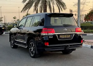2021 تويوتا لاند كروزر GXR GT