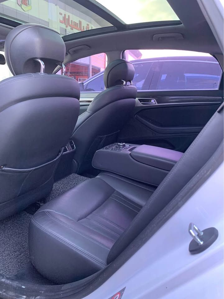 2015 Genesis G80 Base