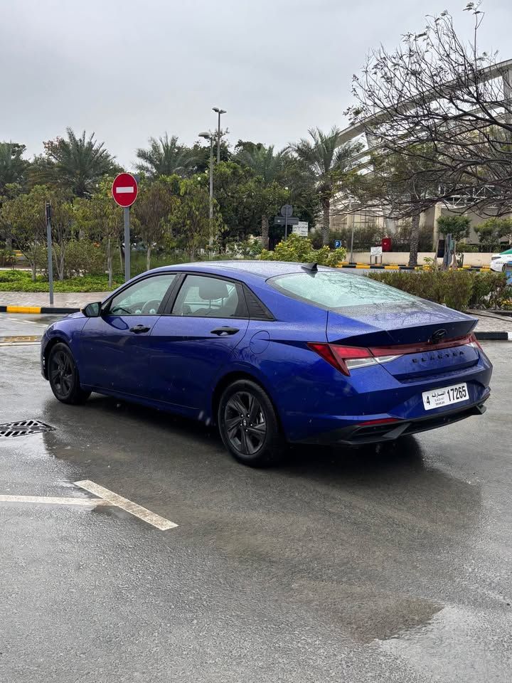 2022 Hyundai Elentra SE
