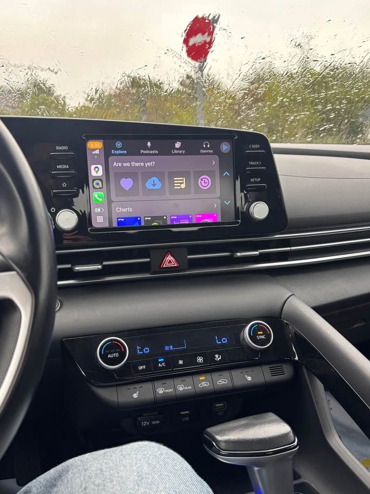 2022 Hyundai Elentra SE