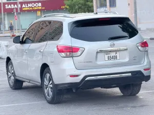 2015 Nissan Pathfinder LE