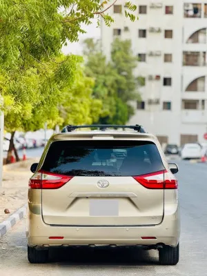 2015 Toyota Sienna LE