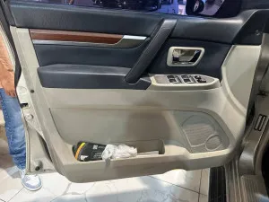 2009 ميتسوبيشي باجيرو GLS