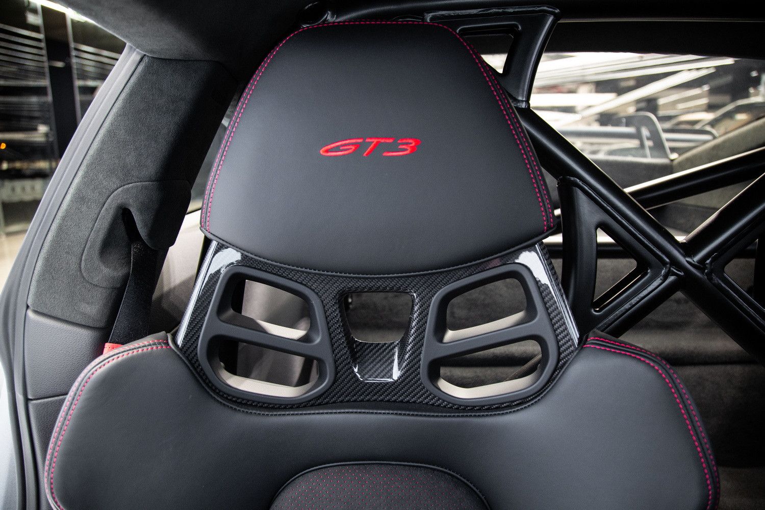 2022 بورش 911 كاريرا GT3