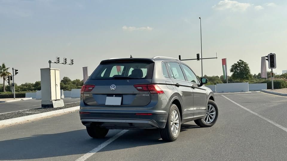 2020 فولجس فاجن تيغوان SE R-Line Black