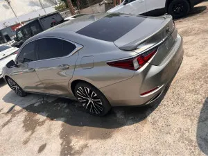 2021 لكزس ES - اي اس Es350