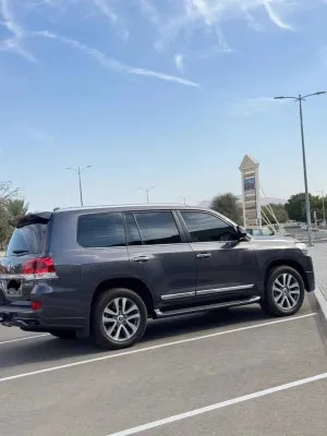 2018 Toyota Land Cruiser VXR