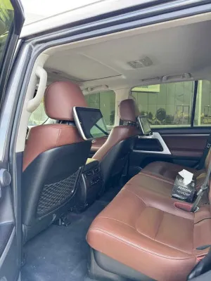2018 Toyota Land Cruiser VXR
