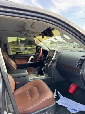 2018 Toyota Land Cruiser VXR