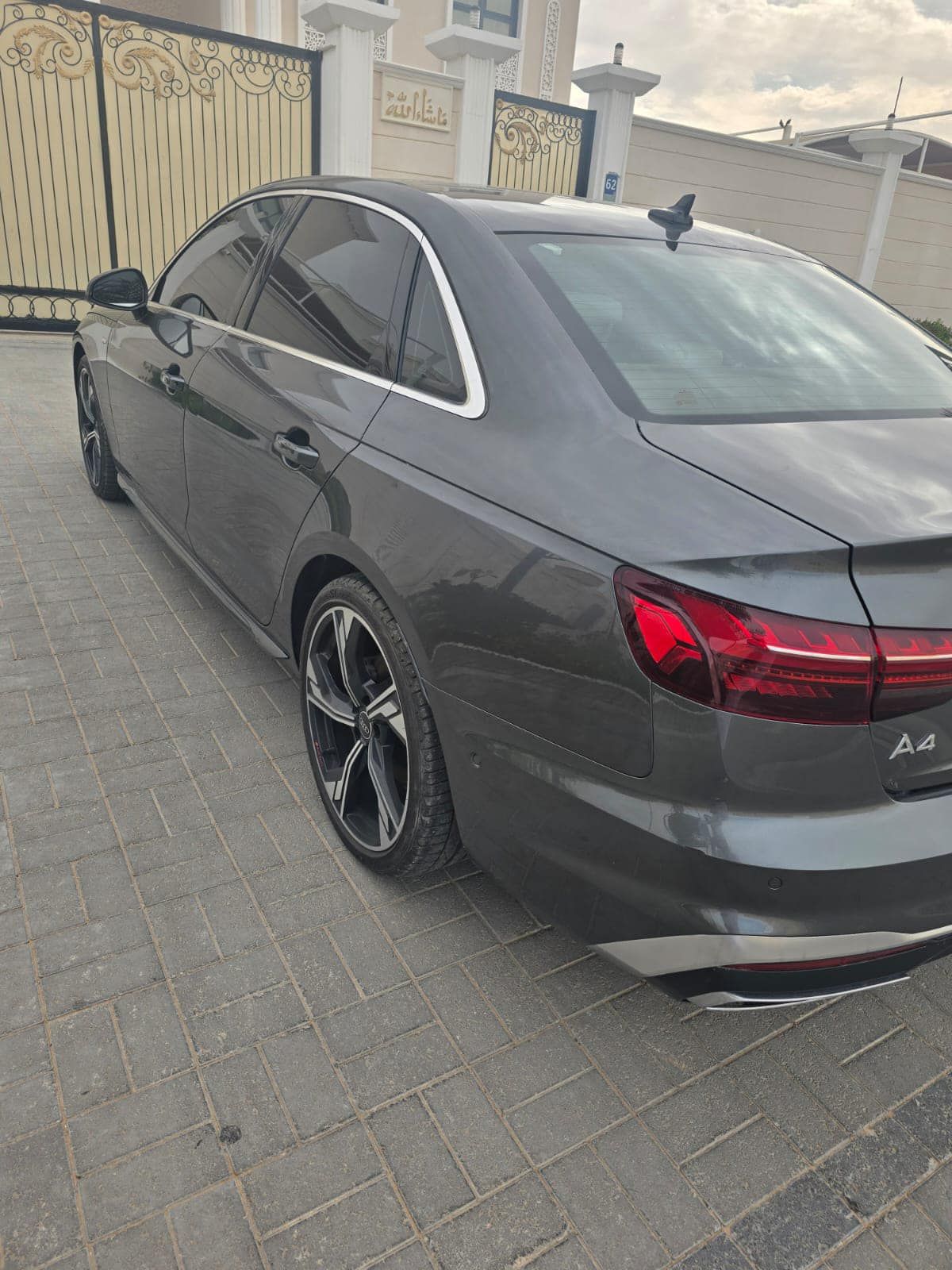 2024 اودي آي ٤ 45 TFSI