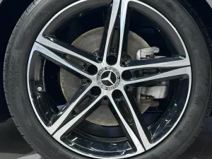 2022 مرسيدس-بنز الفئة - A A220 Sedan