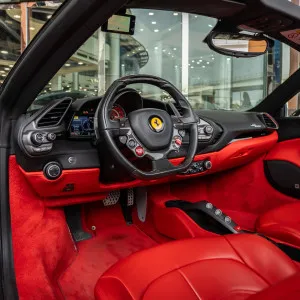 2018 فيراري 488 Spider