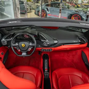 2018 فيراري 488 Spider