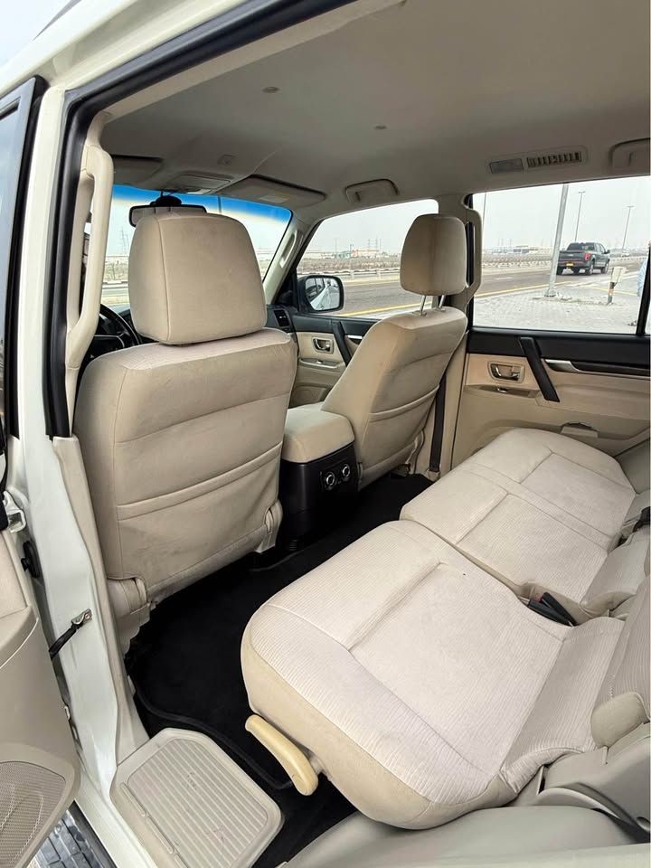 2010 Mitsubishi Pajero Signature Edition