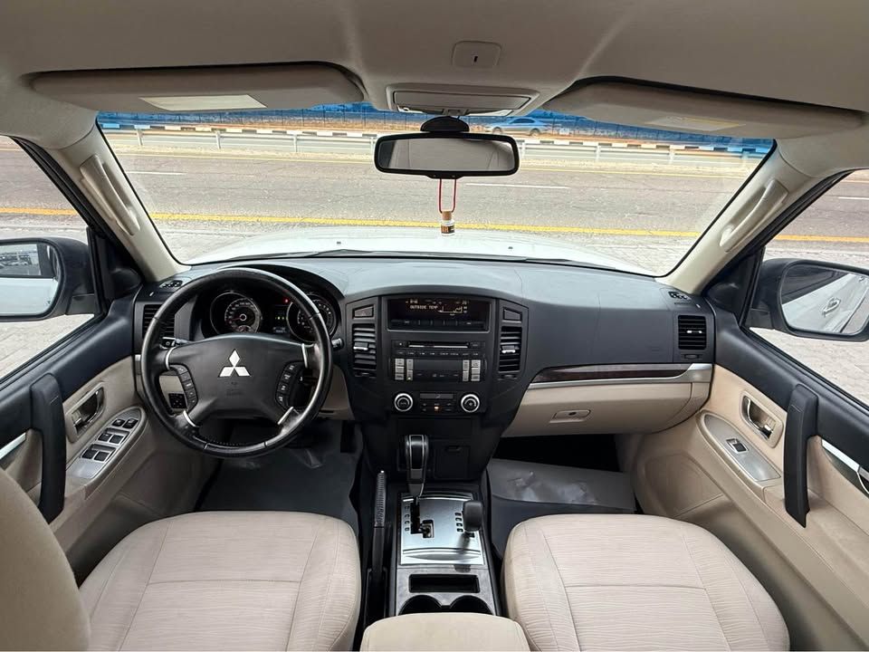 2010 Mitsubishi Pajero Signature Edition