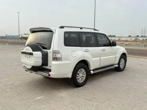 2010 Mitsubishi Pajero Signature Edition