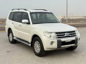 2010 Mitsubishi Pajero Signature Edition