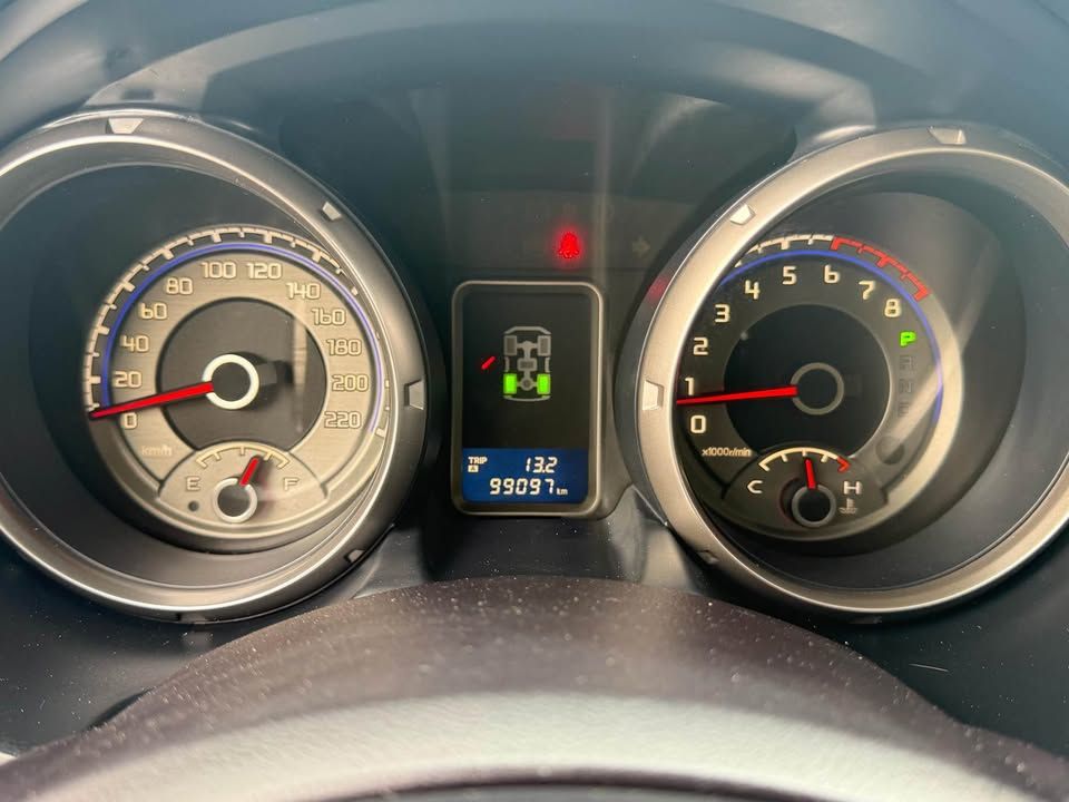 2010 Mitsubishi Pajero Signature Edition