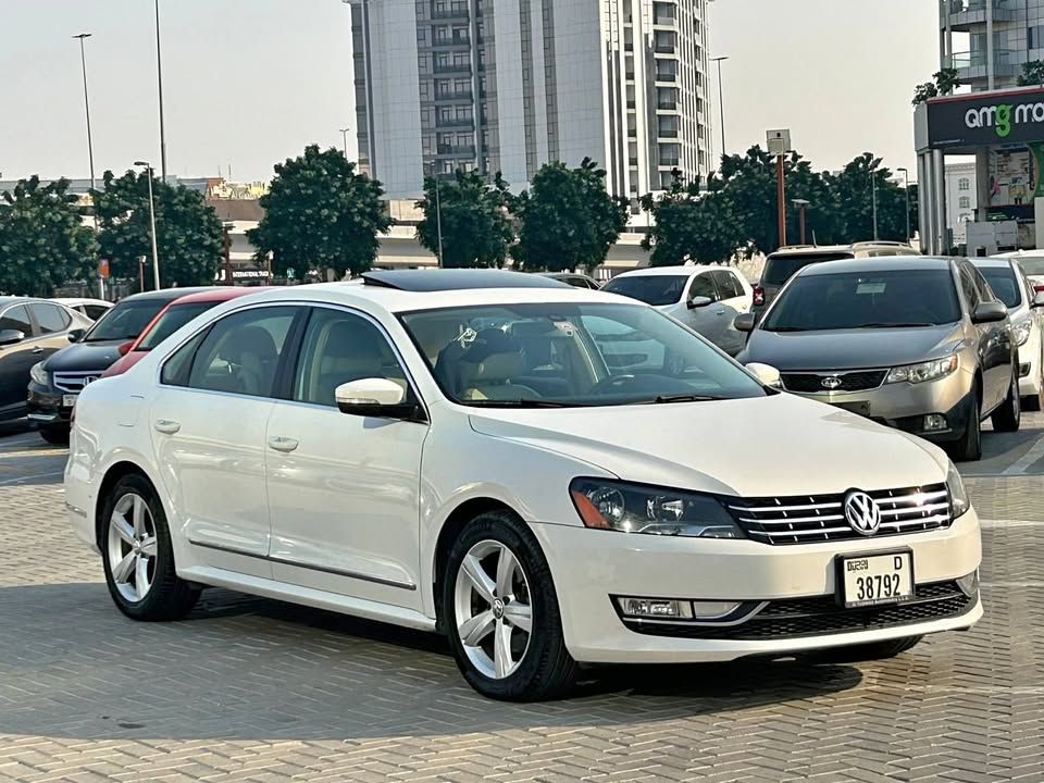 2015 فولجس فاجن باسات Sport