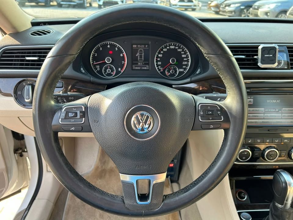 2015 فولجس فاجن باسات Sport