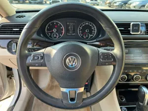 2015 فولجس فاجن باسات Sport